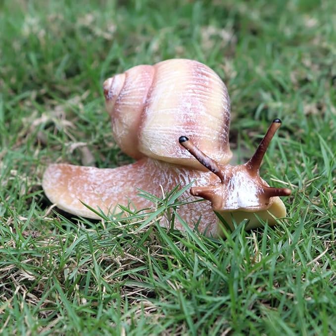 2 Pcs Snail Figurine Miniature Snail Model Realistic Animal Figurines Fairy Garden Micro Landscape Decor-VerdiqueGarden