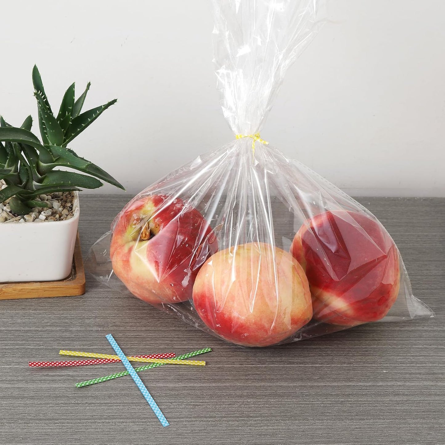 100 PCS 4" Polka-Dotted Bag Twist Ties,Mixed 8 Colors Plastic Twist Ties Bread Bags Ties for Candy Cookies Gift Bags and Decoration-VerdiqueGarden