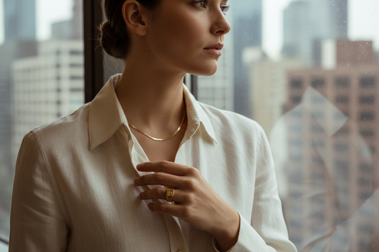 The Art of Understatement: Why Minimalist Jewelry Makes the Loudest Statement in 2025