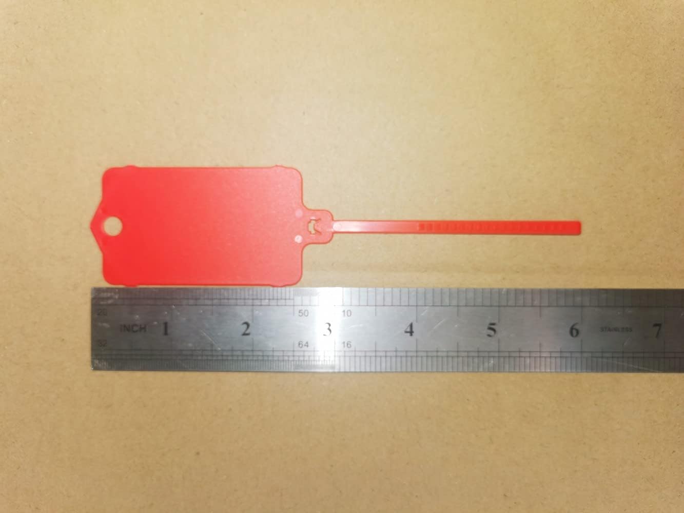 100pcs Reusable Blank Plastic Tags Ties Key Tags 1.45"*2.48" Serrated Tension Sealing Strap with Large Label Plastic Tie Mark Label Waterproof Hang Sign Write on Tag (Red, 100pcs)-VerdiqueGarden