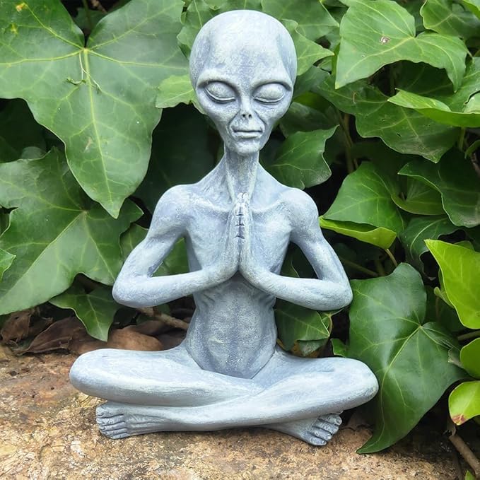 Yoga Alien Statue, Sci-fi Outer Space UFO Alien Figure, Resin Medition Alien Home Office Bookshelf Decor Sculpture, 6.3" H-VerdiqueGarden