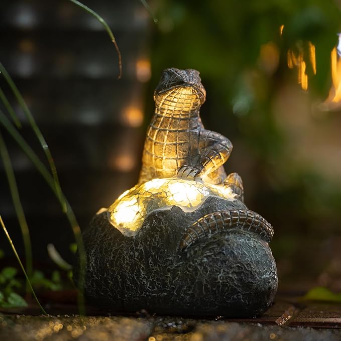 Solar Garden Outdoor Statues Lizard with LED Lights - Lawn Decor Lizard Statue for Patio, Balcony, Yard Ornament - Unique Housewarming Gifts-VerdiqueGarden