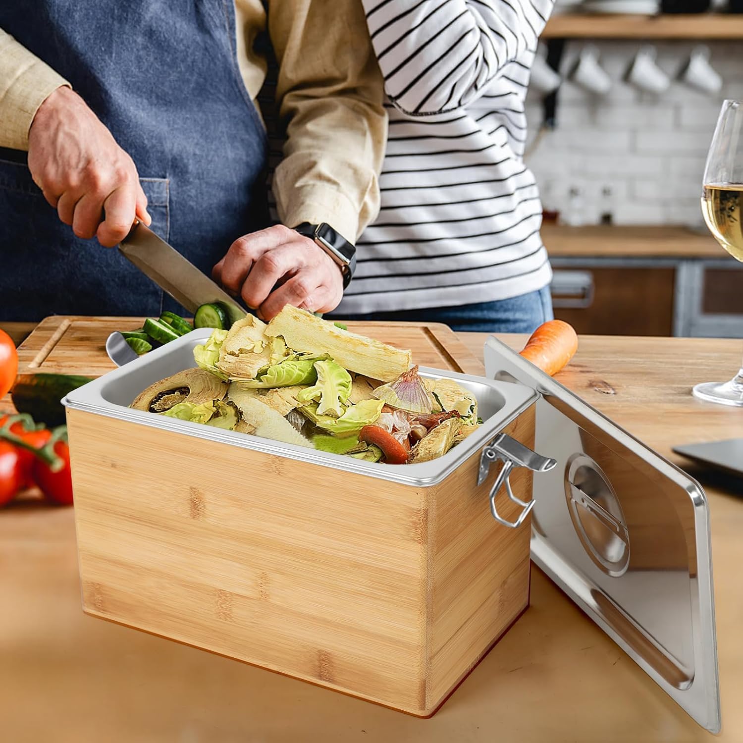 AQQHSAIN Compost Bin with Lid 1.2 Gal Countertop Compost Kitchen Scrap Indoor Large Compost Bucket Kitchen Odorless Smell Proof Composter with Stainless Steel Insert (Brown, 4.5L)-VerdiqueGarden