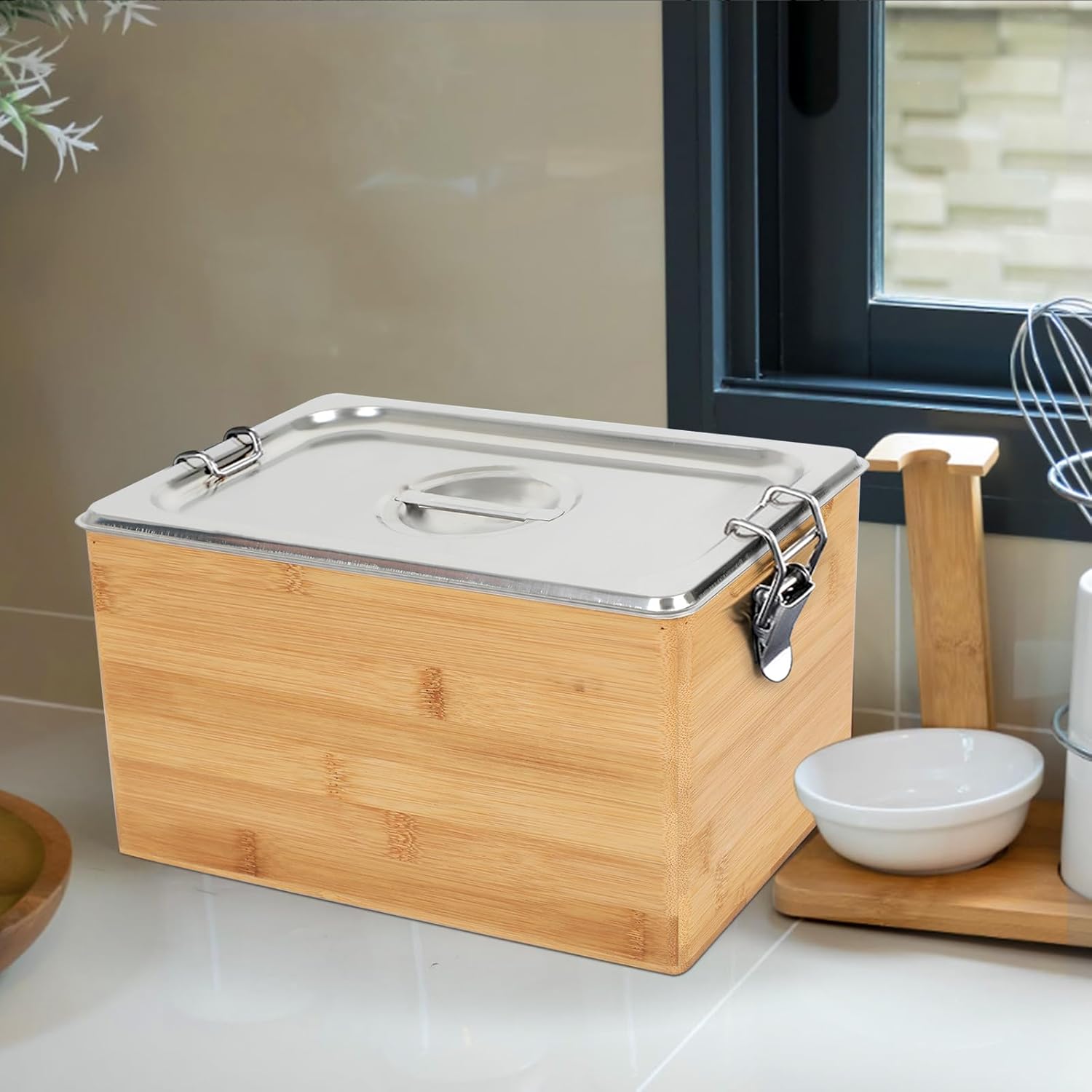 AQQHSAIN Compost Bin with Lid 1.2 Gal Countertop Compost Kitchen Scrap Indoor Large Compost Bucket Kitchen Odorless Smell Proof Composter with Stainless Steel Insert (Brown, 4.5L)-VerdiqueGarden