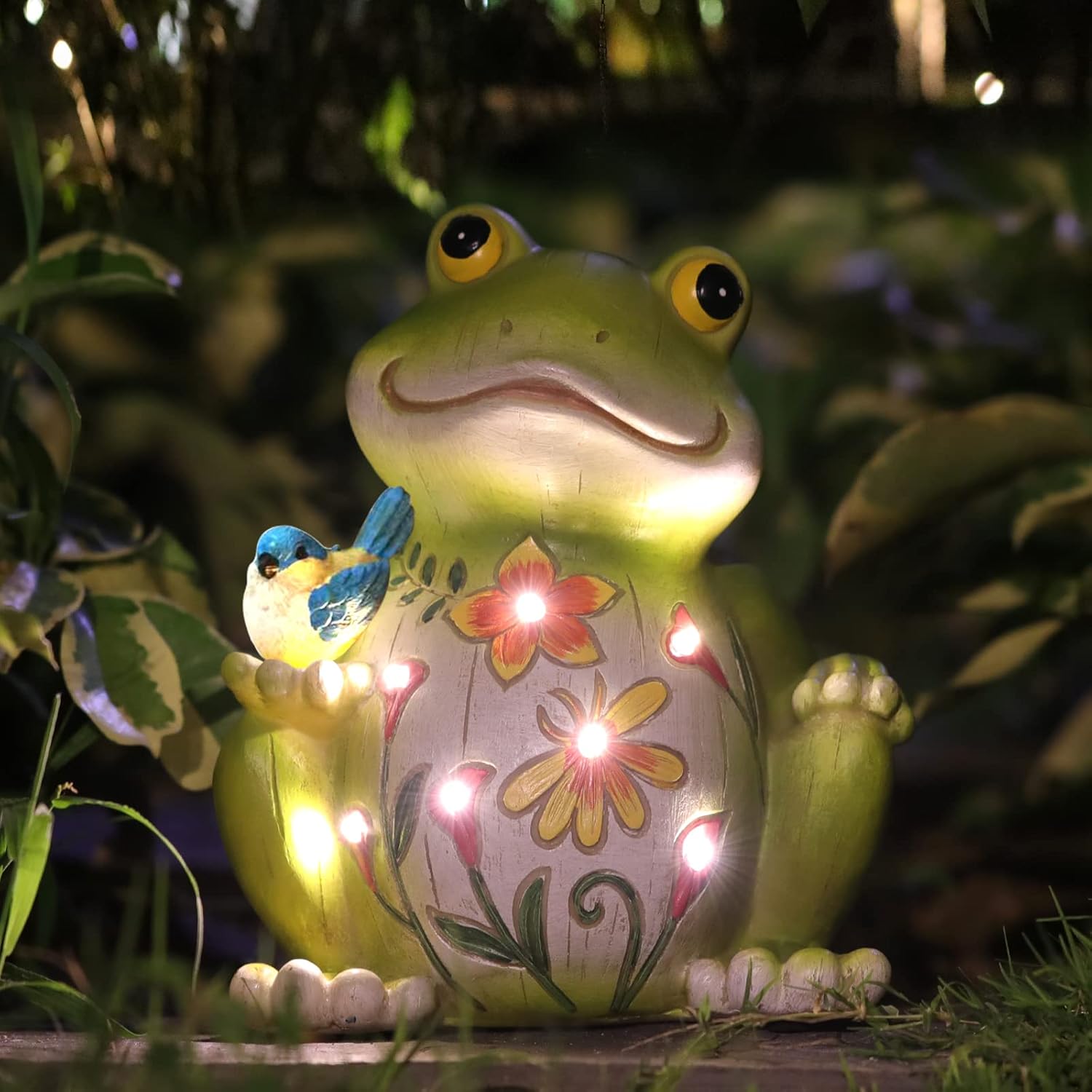 Outdoor Frog Sculptures,Solar Resin Garden Outdoor Statues,Christmas Decorations Frog Gifts Sculptures Decorations for Home Patio,Yard,Lawn, Porch, Ornament-VerdiqueGarden