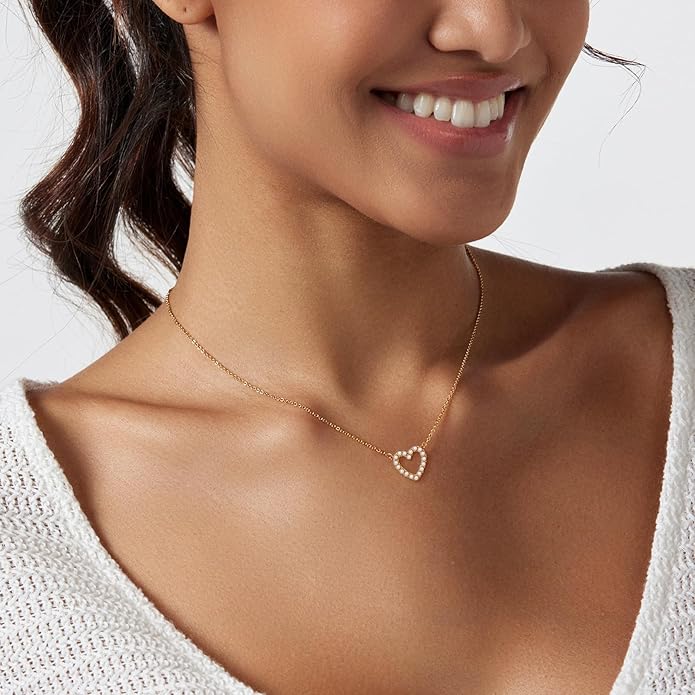 Zeffy Cute Heart Necklace 18k Gold/Silver Plated Tiny Heart Pendant Choker Necklaces Gold Love Heart Chain Necklace for Women Dainty Gold Jewelry Valentines Day Gifts for Women Girls Teen Girls