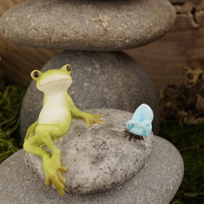Top Collection Miniature Fairy Garden and Terrarium Statue, Frog Resting on Stone with Butterfly-VerdiqueGarden