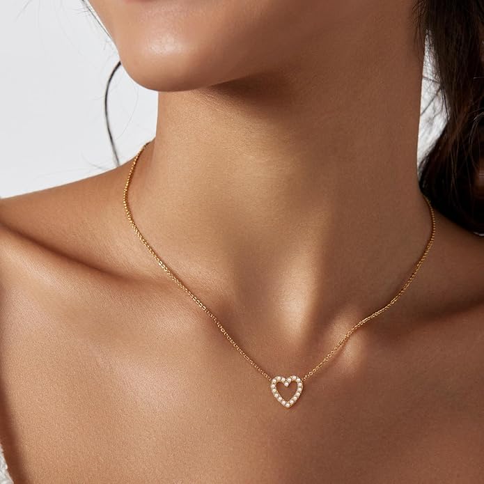 Zeffy Cute Heart Necklace 18k Gold/Silver Plated Tiny Heart Pendant Choker Necklaces Gold Love Heart Chain Necklace for Women Dainty Gold Jewelry Valentines Day Gifts for Women Girls Teen Girls