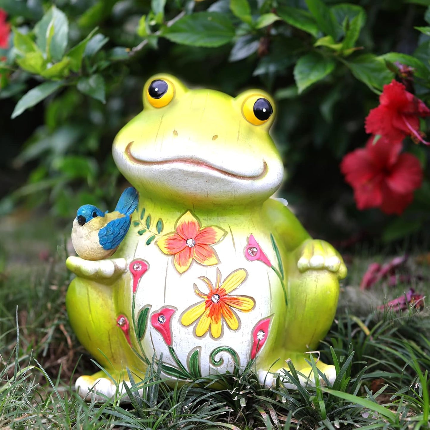 Outdoor Frog Sculptures,Solar Resin Garden Outdoor Statues,Christmas Decorations Frog Gifts Sculptures Decorations for Home Patio,Yard,Lawn, Porch, Ornament-VerdiqueGarden