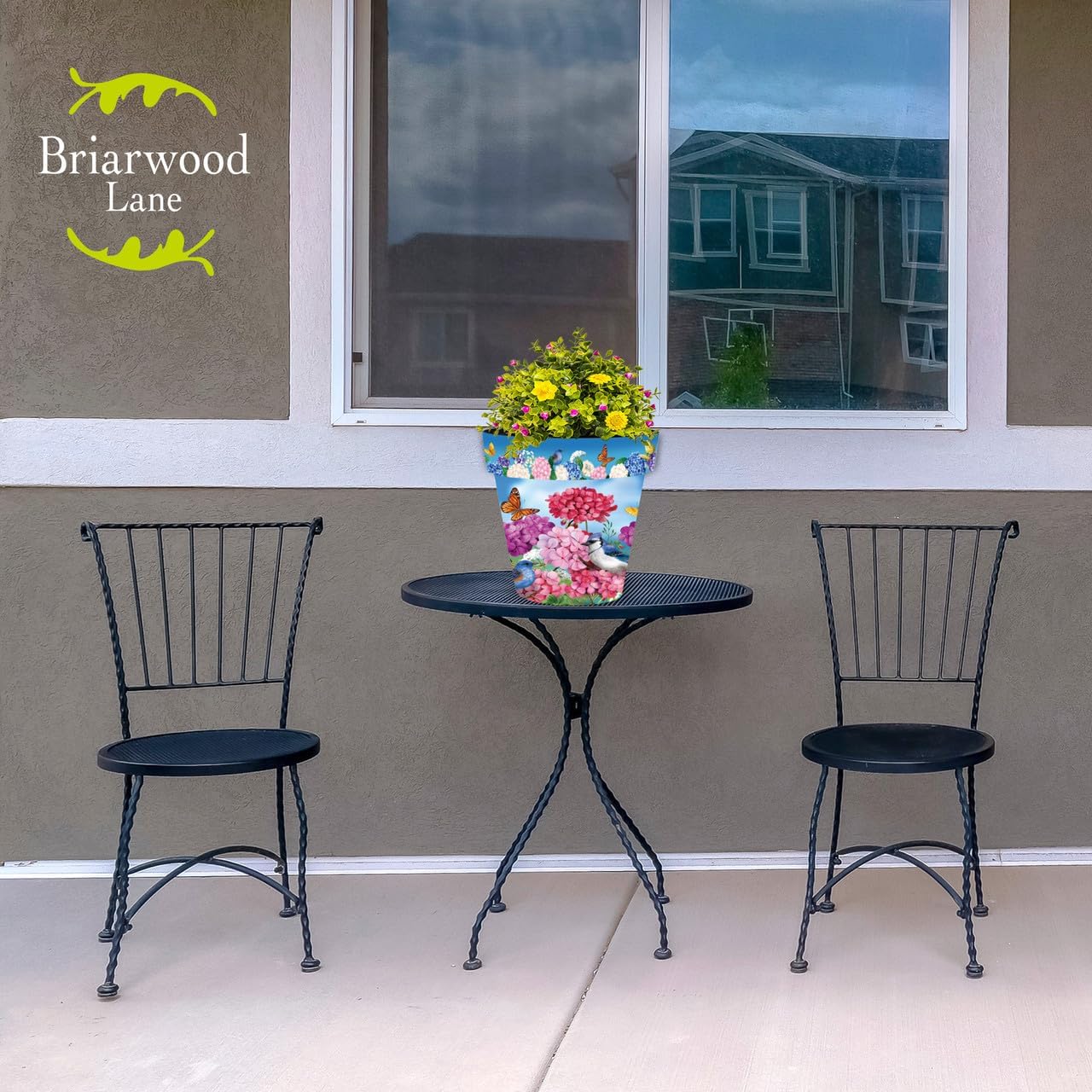 Briarwood Lane Geraniums in Bloom Medium Planter-VerdiqueGarden