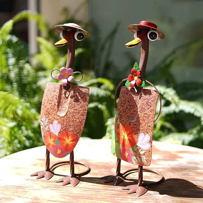 HONGLAND Duck Metal Yard Art - Duck Couple Garden Decor, Shovel Ornaments Outdoor Statue - 2 Pack Farmhouse Patio Balcony Gardening Gifts for Women-VerdiqueGarden