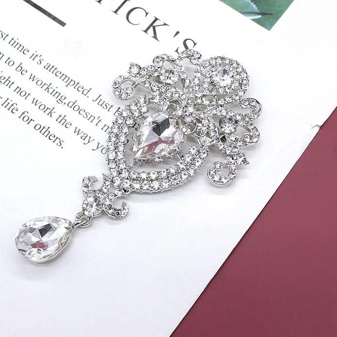 Crystal Pearl Flower Brooches Pins Fashion Beautiful Created Rhinestone Floral Brooch Good Idea for Party Dance Wedding Banquet for Elegant Women Girl