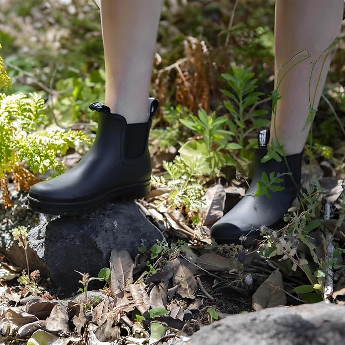 HISEA Women's Short Rain Boots Waterproof Garden Shoes Rubber Chelsea Boots Anti-Slipping Rainboots for Ladies with Comfort Insole Lightweight Stylish Ankle Rain Shoes Outdoor Work Booties-VerdiqueGarden