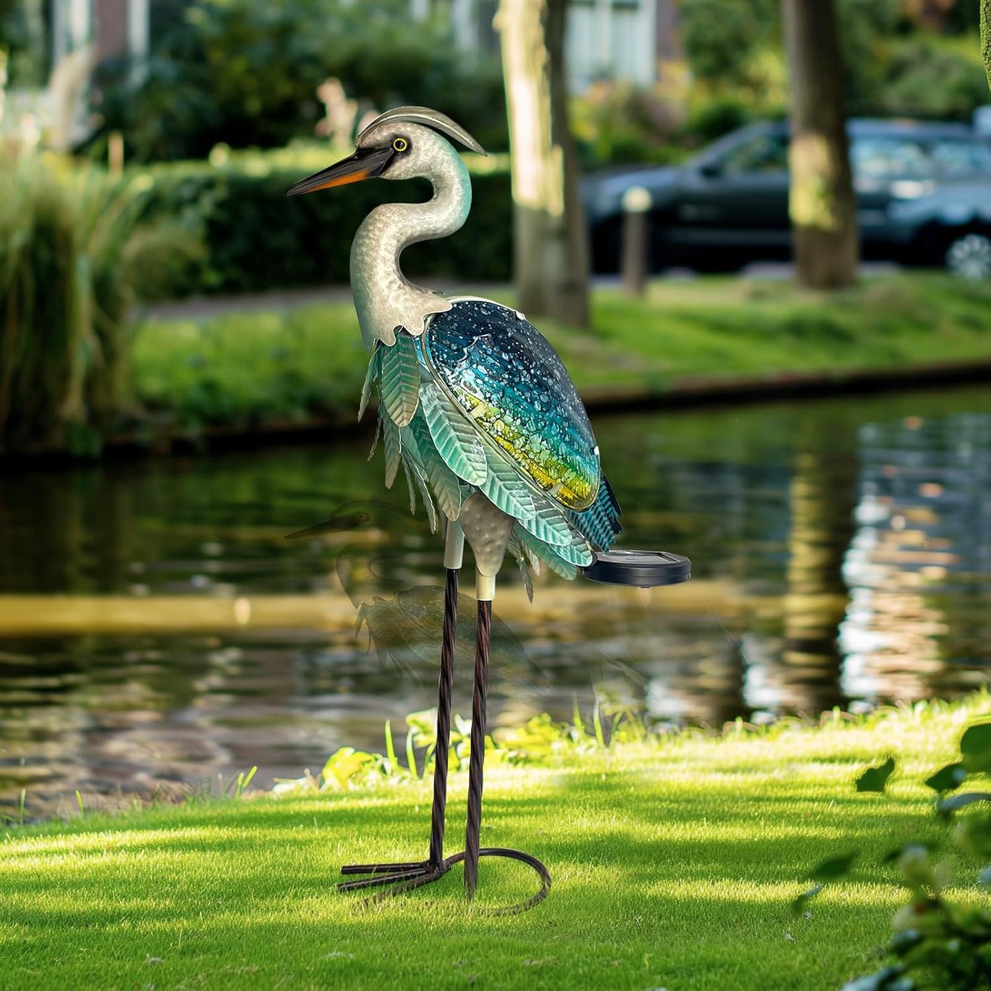 HONGLAND Solar Heron Metal Crane Statue Garden Heron Sculpture, Glass Outdoor Crane Yard Art Coastal Ocean Bird Decor 24 Inch Lawn Ornament for Backyard Porch Patio Decor（Green）-VerdiqueGarden