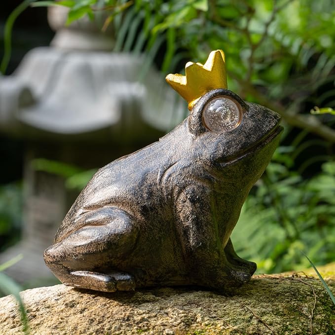 Garden Decor Statue Frog Prince,Solar Statue Decor Frog Prince,Resin Frogs Figurine with Solar Light for Patio,Balcony,Yard,Lawn Ornament,Perfect Garden Gift-VerdiqueGarden