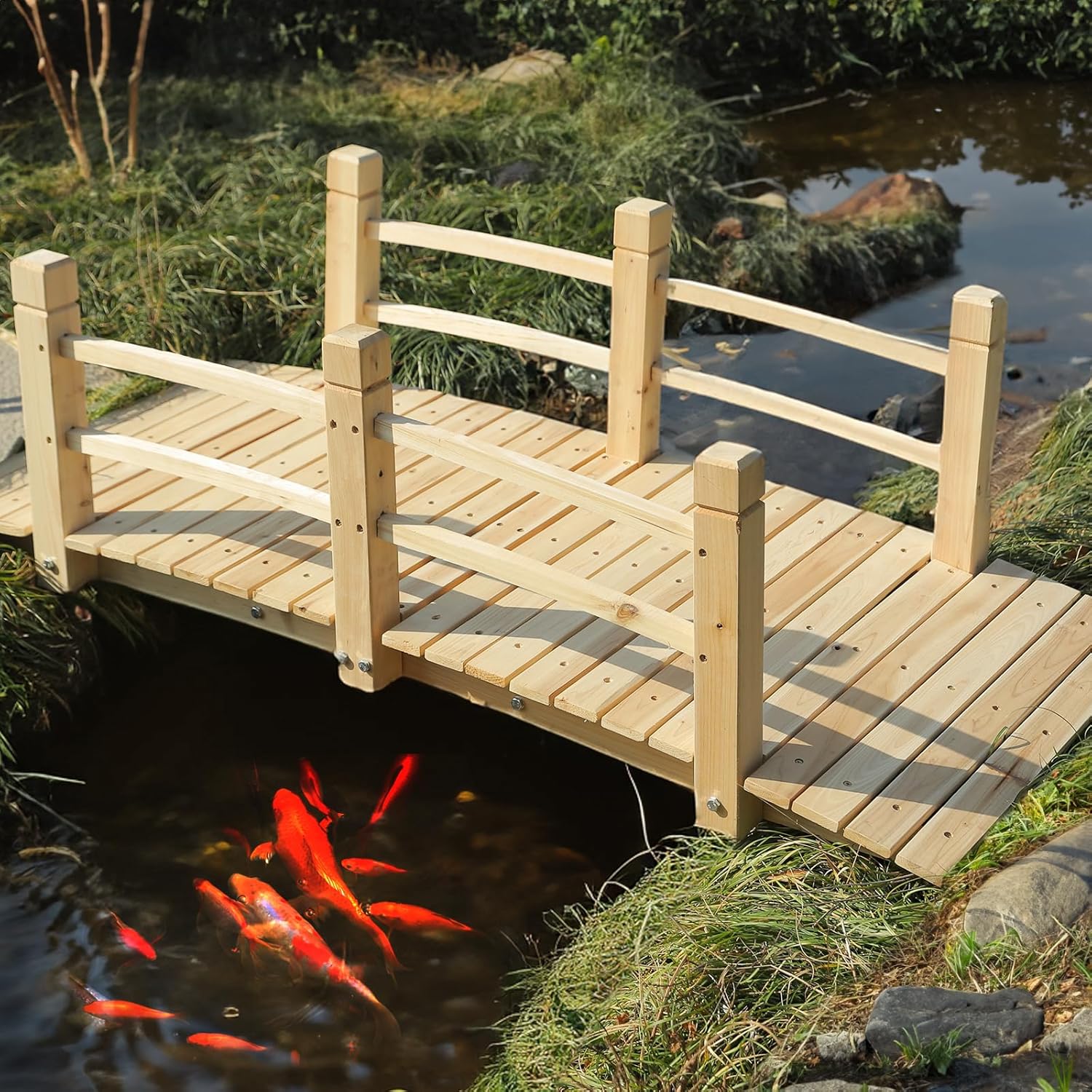 HOMEDIARY Fir Wood Garden Bridge, Outdoor Arc Footbridge Walkway with Double Safety Railings, Decorative Pond Bridge Landscaping w/550lbs Capacity for Backyard Garden Creek Pond Decor, Natural-VerdiqueGarden