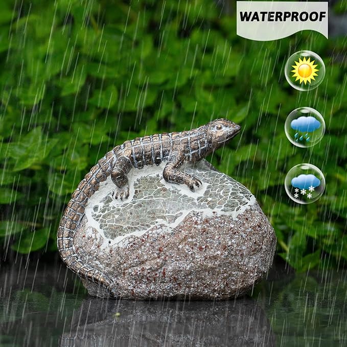 Garden Statue Lizard,Solar Lizard Decor for Outdoor,Resin Lizards Figurine with Solar Light for Patio,Balcony,Yard,Lawn Ornament,Perfect Garden Gift-VerdiqueGarden
