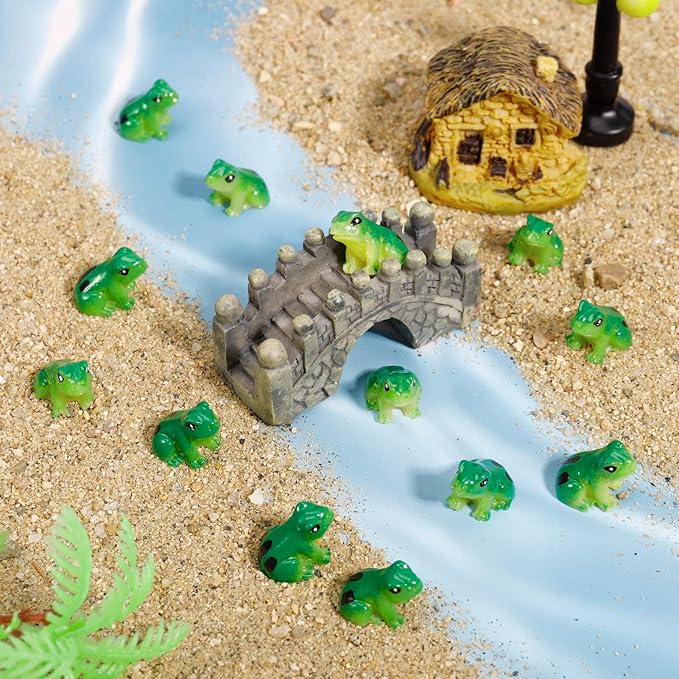 100 Pcs Mini Resin Frogs, Cute Green Frog Tiny Frogs Mini Frogs Figurines Miniature Frogs Animals Figurines Ornament for DIY Crafts Landscape Aquarium Dollhouse Fairy Garden Decor Potted-VerdiqueGarden