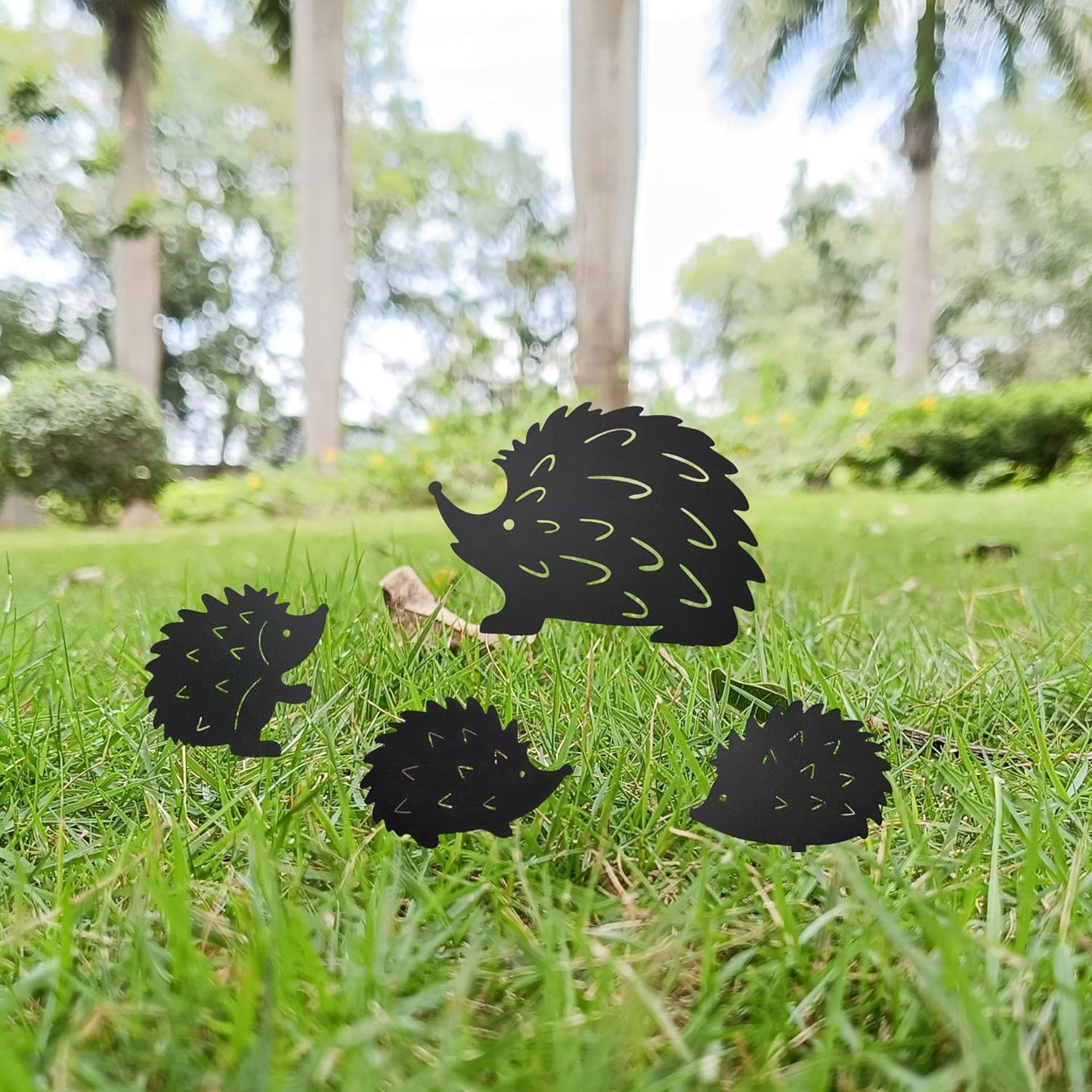 Metal Hedgehog Silhouette, Unique Garden Yard Art,Outdoor Halloween Decor for Patio,Decorative Garden Stakes,Metal Animals Yard Art,Cute Hedgehog Family-VerdiqueGarden