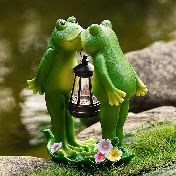 Solar Frogs Statue for Easter Garden Decor Solar Lantern LED Outdoor Decoration Figurines for Porch Patio,Yard,Lawn - Frog Gifts for Women Mom Grandma Wife (Kiss Frog)-VerdiqueGarden