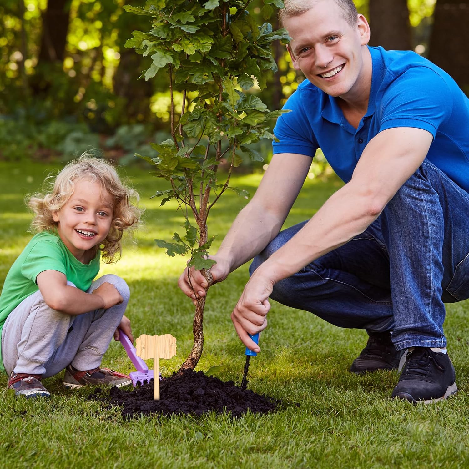 Linkidea 50pcs T-Shape Wooden Plant Labels with 2 Marker Pens, Garden Plant Tags for Outdoor, Vegetable Seedling Label, Waterproof Garden Signs-VerdiqueGarden