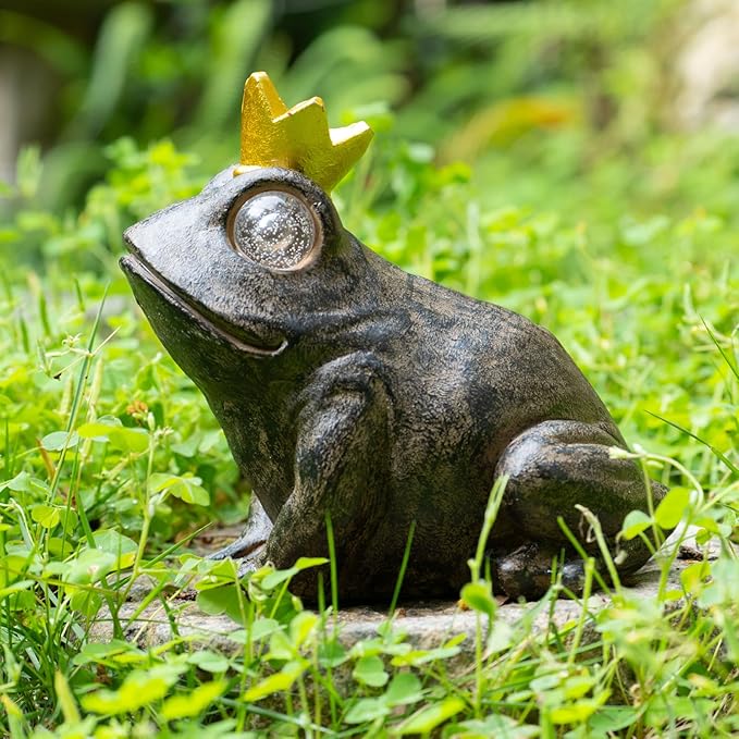 Garden Decor Statue Frog Prince,Solar Statue Decor Frog Prince,Resin Frogs Figurine with Solar Light for Patio,Balcony,Yard,Lawn Ornament,Perfect Garden Gift-VerdiqueGarden