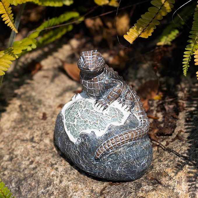 Solar Garden Outdoor Statues Lizard with LED Lights - Lawn Decor Lizard Statue for Patio, Balcony, Yard Ornament - Unique Housewarming Gifts-VerdiqueGarden