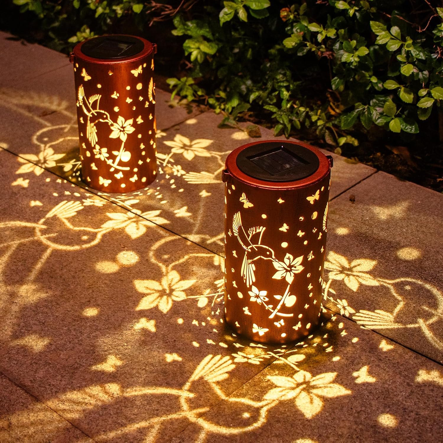 Solar Lanterns Outdoor Waterproof Hummingbirds Birthday Gifts for Women Mom Grandma Garden Decor Metal Hanging LED Decorative Light for Patio Yard Lawn Backyard Front Porch Gardening Gifts-VerdiqueGarden