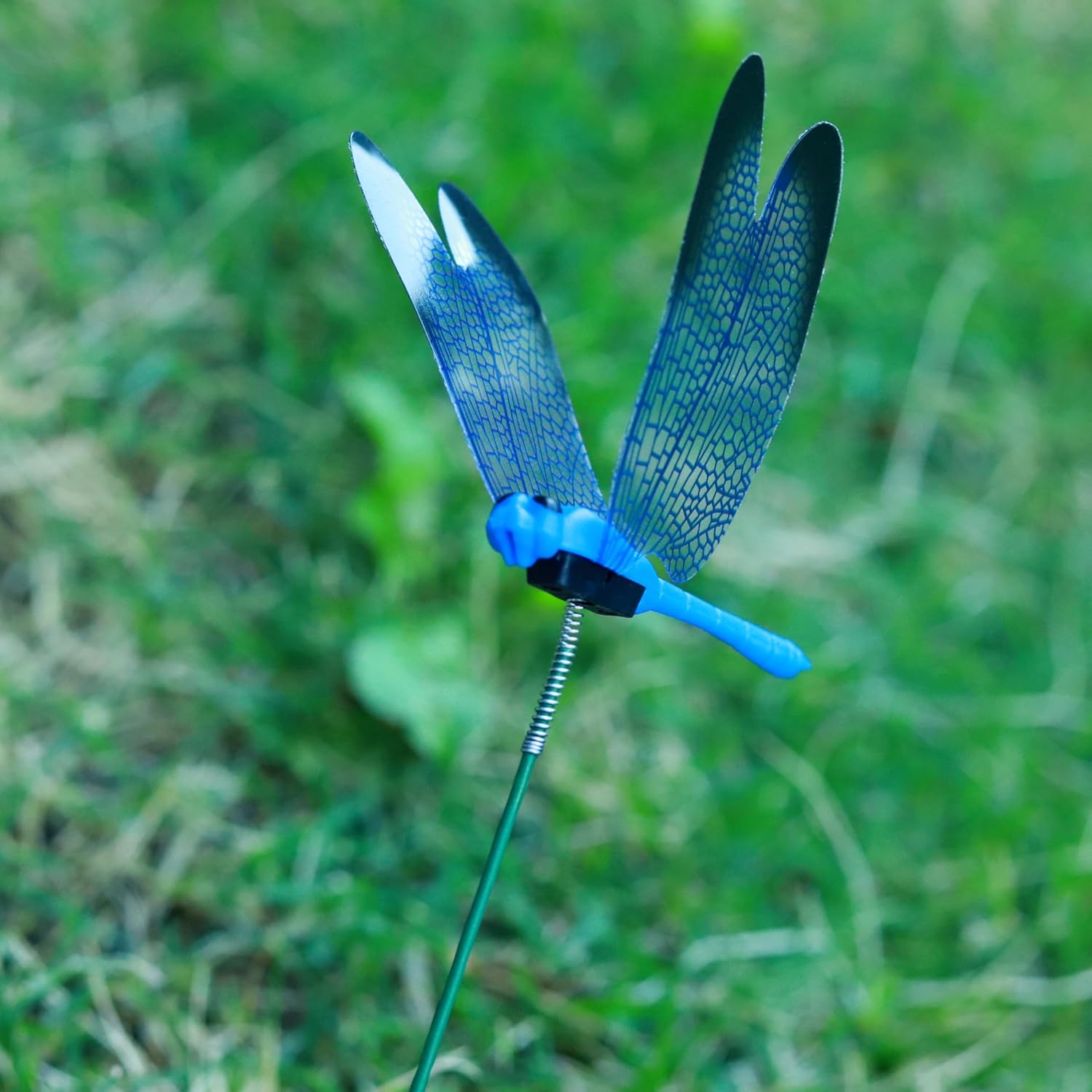 20Pcs Dragonfly Stakes, 9.8inch Dragonfly Garden Ornaments 3D Dragonfly Patio Decor Party Supplies for Indoor, Outdoor, Yard, Christmas Decor-VerdiqueGarden