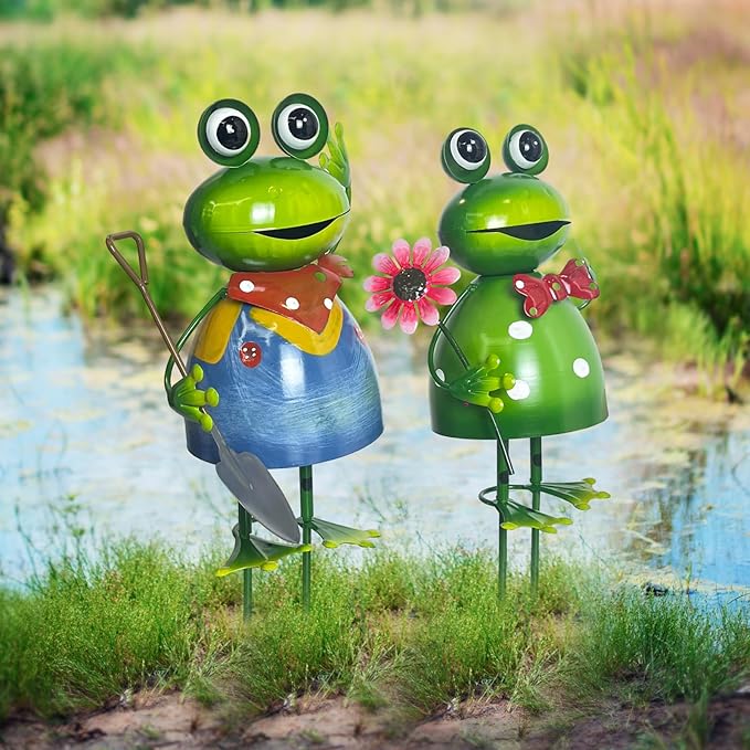 HONGLAND Metal Yard Art Garden Decor for Outside - Cute Frog Outdoor Decor - 3D Spring Frogs Figurine Garden Sculptures & Statues - Gifts for Grandma Mom - 2 Pcs-VerdiqueGarden