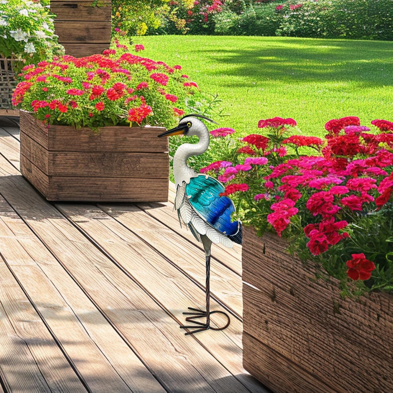 HONGLAND Solar Metal Crane Statue Garden Heron Sculpture, Glass Outdoor Heron Yard Art Coastal Ocean Bird Decor Lawn Ornament for Backyard Porch Patio Decor（24 Inch）-VerdiqueGarden