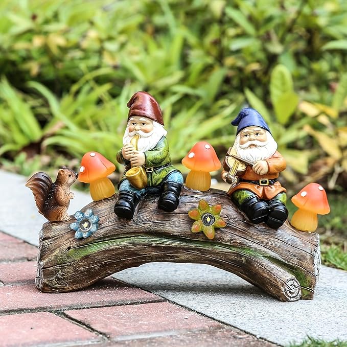 Funny Garden Gnome Statue Solar Powered Mushroom Figurine with Squirrel Gnome Durable Resin Outdoor Decoration for Patio Yard Lawn Ornament Housewarming Gift-VerdiqueGarden