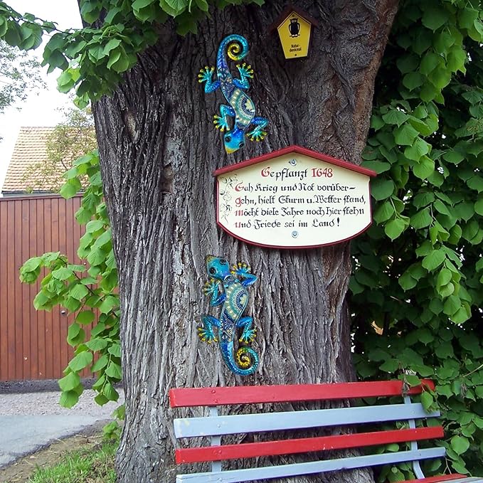 HONGLAND Metal Gecko Wall Art 2Pcs Outdoor Wall Decor Lizard Metal Hanging Wall Decoration Glass Sculpture for Garden Yard Patio Fence Home (Blue)-VerdiqueGarden