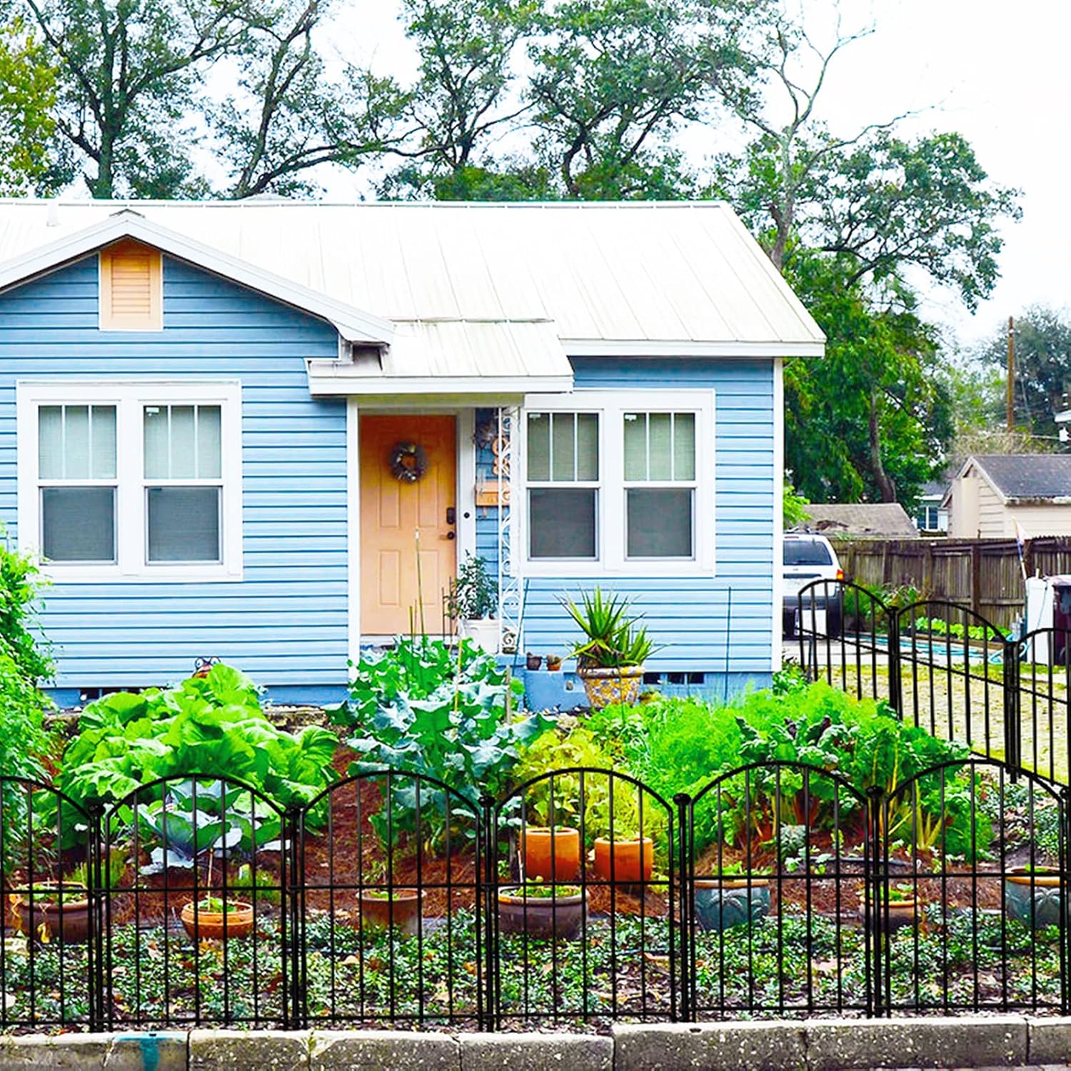 Decorative Garden Fence 17in x18ft, 18 Pack Rustproof Metal No Dig Fence Animal Barrier for Dog, Arched Flower Bed Edging Ornamental Wire Border Panel Fencing for Yard Patio Outdoor Decor-VerdiqueGarden