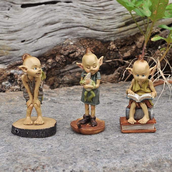 Top Collection Miniature Fairy Garden and Terrarium Statue, Garden Pixie Elf Hugging Frog-VerdiqueGarden