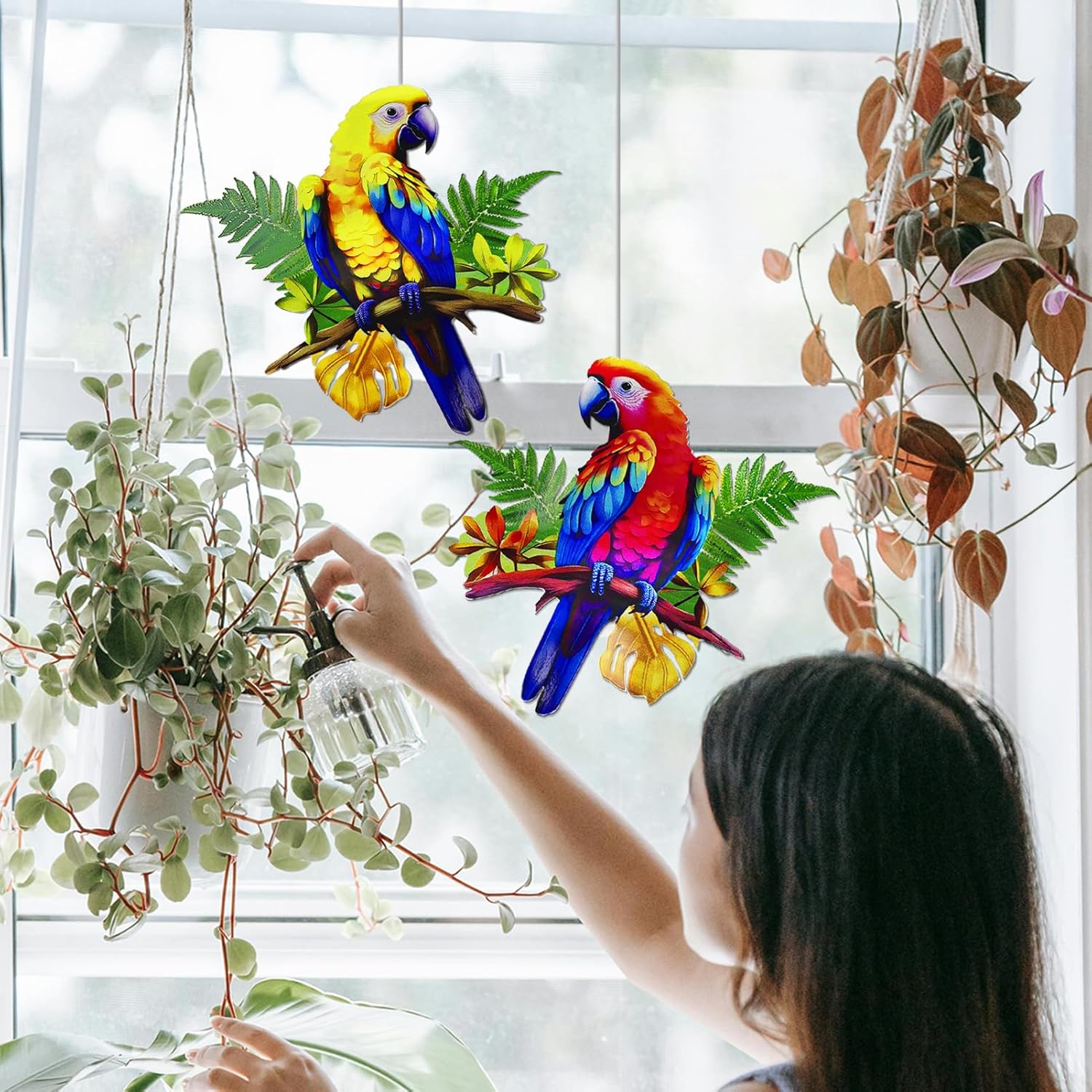 ULENDIS 2 Pack Metal Parrot Wall Decor, 11.8" Bright Color Tropical Bird Macaw Outdoor Wall Art Patio Fence Decorations, Hanging Bird Decor for Garden Yard Living Room Bedroom Balcony-VerdiqueGarden