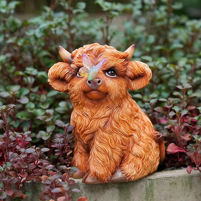Highland Cow Solar Powered Outdoor Garden Statue, Resin Highland Cow Statue with Solar Light Lantern, Decorative Lawn, Yard Outdoor Highland Cow Decor. Unique home decorations, gifts for women-VerdiqueGarden