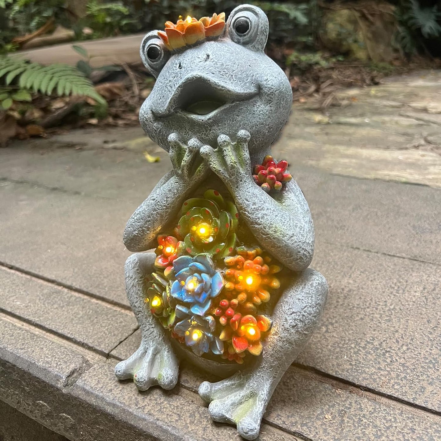 Solar Garden Frog Statues with Outdoor Light for Outdoor Decor Succulent and 8 LED Lights Solar Frog Art Decor for Lawn Yard Decor Gifts for Women Mother's Day Birthday-VerdiqueGarden