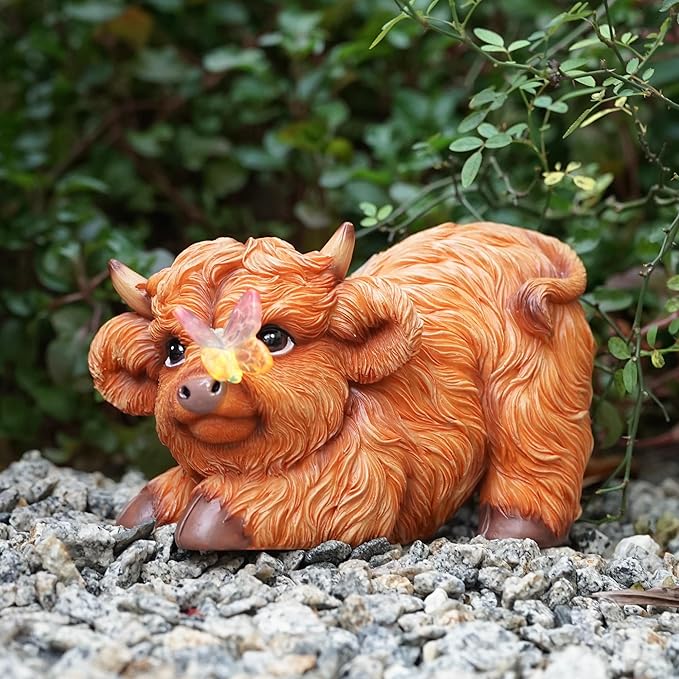 Highland Cow Solar Powered Outdoor Garden Statue, Resin Highland Cow Statue with Solar Light Lantern, Decorative Lawn, Yard Outdoor Highland Cow Decor. Unique home decorations, gifts for women-VerdiqueGarden