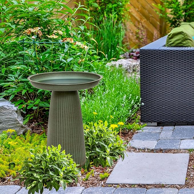 Sunnydaze Gleeful Garden Metal Bird Bath for Outdoors - Large Decorative Iron Birdbath - 23-Inch - Matte Green-VerdiqueGarden