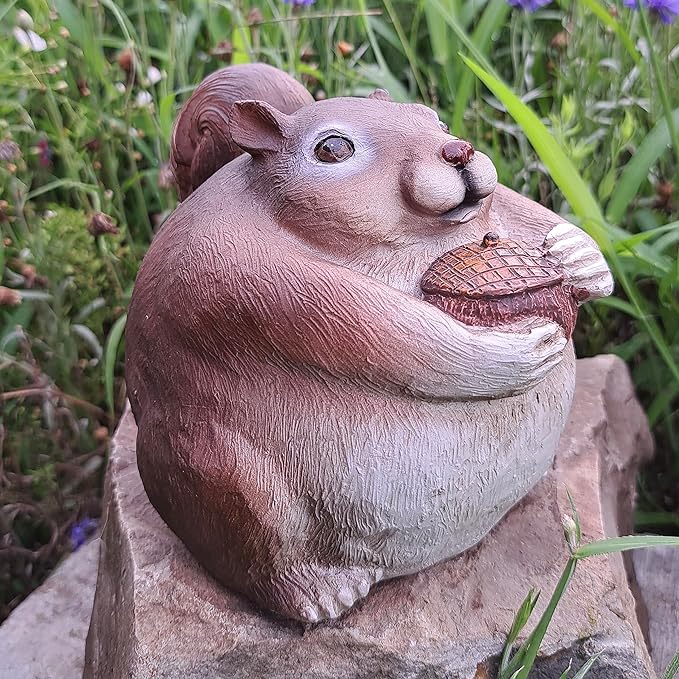 Stocky Squirrel Outdoor Hidden Key Hider and Decorative Patio, Lawn and Garden Statue-VerdiqueGarden