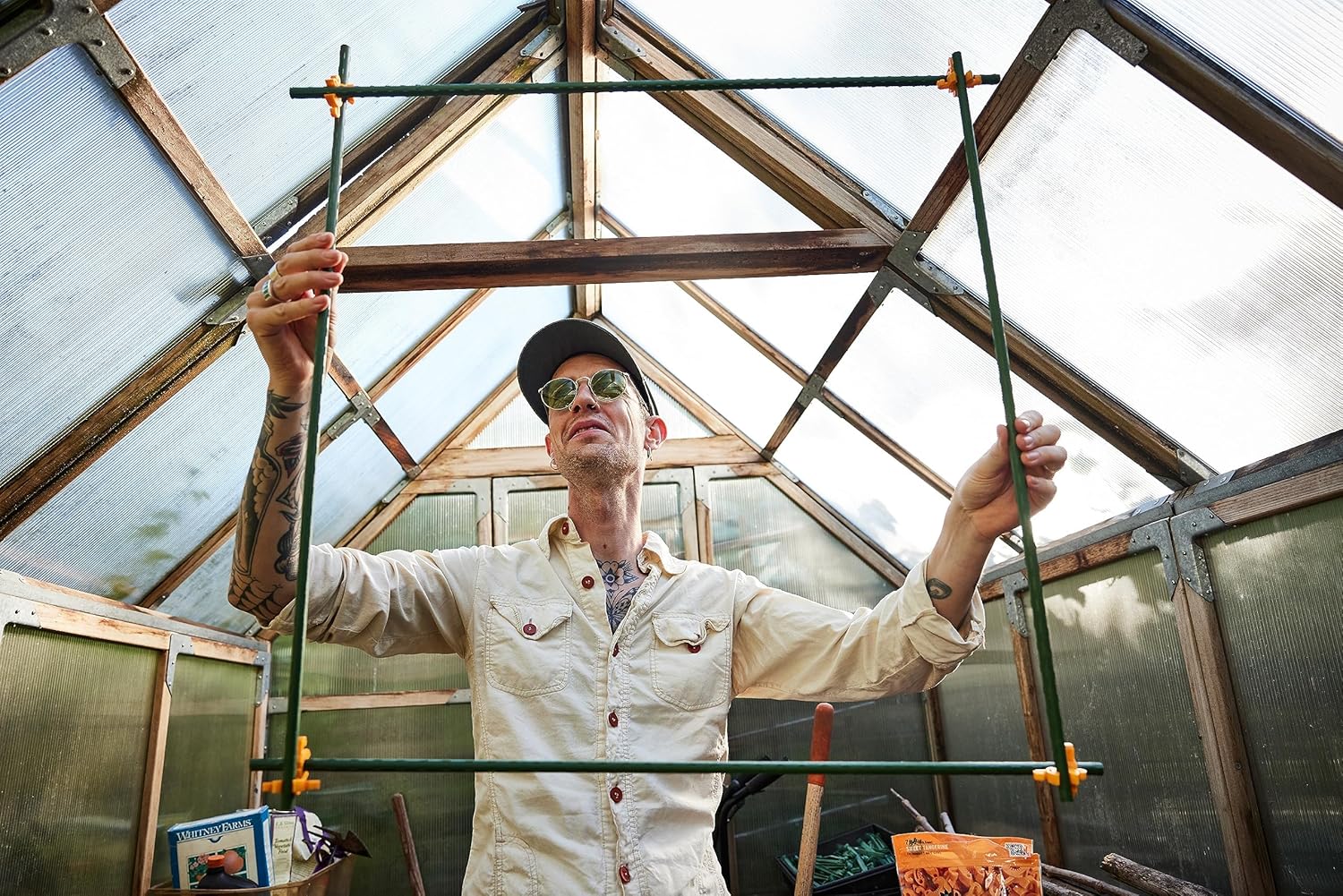 Plant Support Clips for Trellis, Garden Stakes, Wire Fence, Climbing Plants, Indoor Gardening, Hydroponics Systems, and Vines | Durable Gardening Clips (50 Lime Green + 50 Tangerine Orange)-VerdiqueGarden