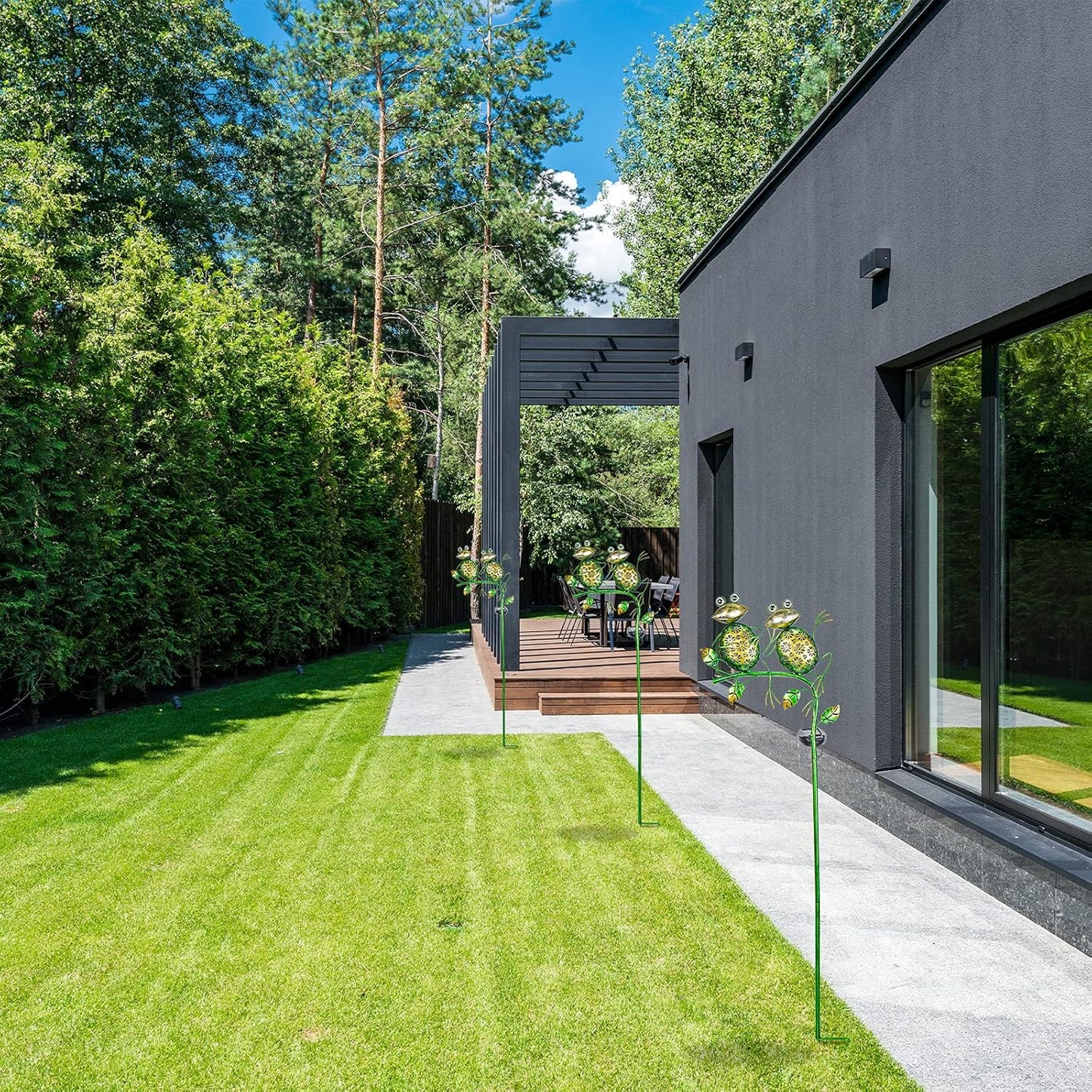 Bshine Outdoor Solar Garden Decorative Frog Lights, Waterproof LED Metal Stake Yard Art for Backyard, Path, Lawn Ornaments for Mom Gifts, Mother's Day Gifts-VerdiqueGarden